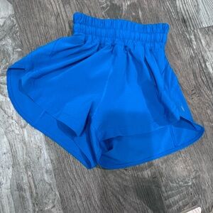 Lululemon Poolside Hotty Hot 4” Size 0
